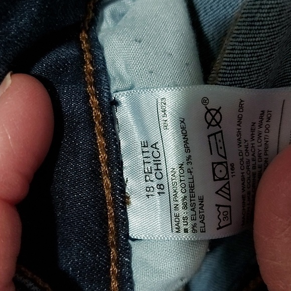 Old Navy Rockstar  Jeans - Picture 5 of 5